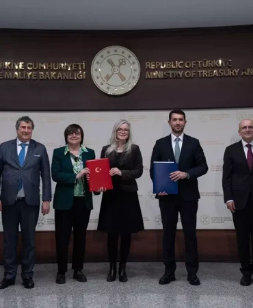 Bakan-Simsek-ve-Carlo-Monticelli8217den-Kritik-Finansman-Imzasi-featured