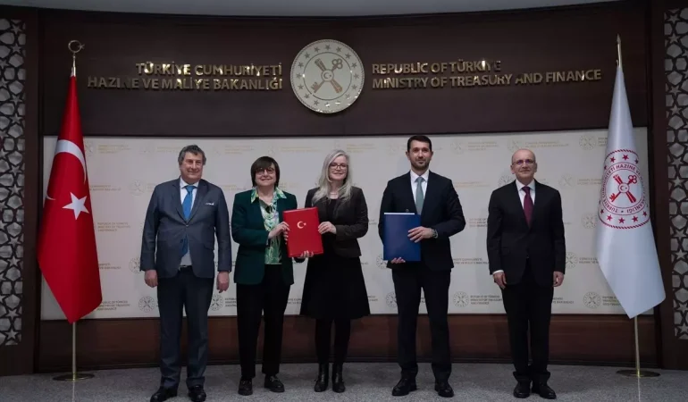 Bakan-Simsek-ve-Carlo-Monticelli8217den-Kritik-Finansman-Imzasi-featured