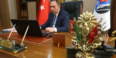 Baskan-Otuken-Senger-AA-8220Yilin-Kareleri8221-Oylamasinda-Tercihini-Yapti-featured