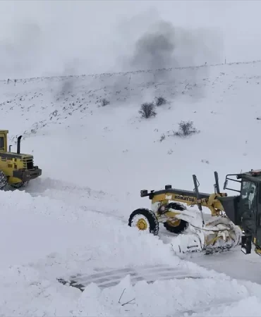 Bayburt-ve-Gumushane-Beyaza-Burundu-Kar-Yagisi-Etkisini-Artirdi-featured