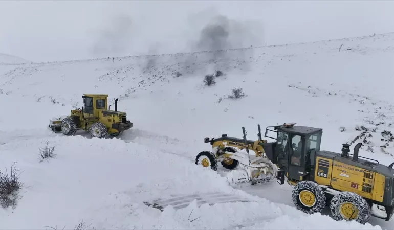 Bayburt-ve-Gumushane-Beyaza-Burundu-Kar-Yagisi-Etkisini-Artirdi-featured