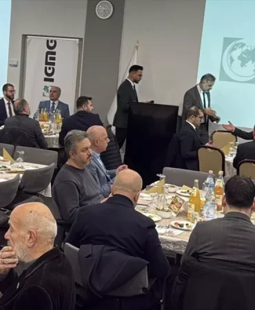 Berlinde-Islam-Toplumu-Milli-Gorus-Teskilati-Iftar-Duzenledi-featured