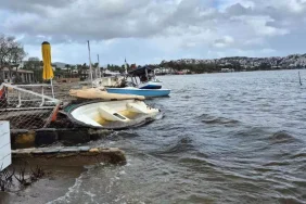 Bodrum8217da-Teknelerin-Karaya-Suruklenmesi-Dikkat-Cekti-featured