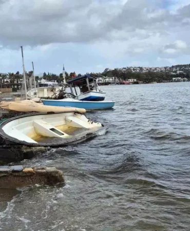 Bodrum8217da-Teknelerin-Karaya-Suruklenmesi-Dikkat-Cekti-featured