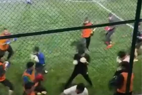 Boksorlerden-Hali-Sahada-Cifte-Mesai-Hem-Antrenman-Hem-Futbol-featured