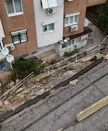 Buca8217da-Istinat-Duvari-Coktu-Sakinler-Cozum-Bekliyor-featured