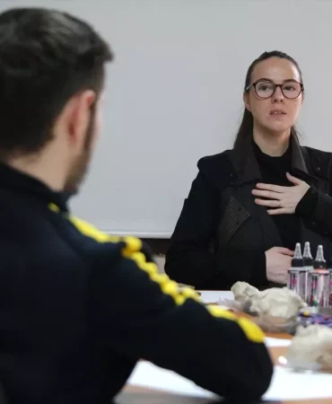 Bursa8217da-Suca-Suruklenen-Cocuklar-Sanat-Terapisiyle-Iyilesiyor-featured