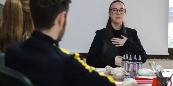 Bursa8217da-Suca-Suruklenen-Cocuklar-Sanat-Terapisiyle-Iyilesiyor-featured