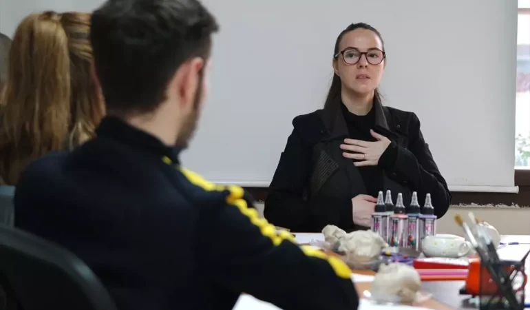 Bursa8217da-Suca-Suruklenen-Cocuklar-Sanat-Terapisiyle-Iyilesiyor-featured