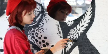 Depremzede-Genc-Ressamin-Tuvali-Hali-ve-Duvarlar-Oldu-featured