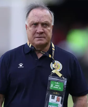 Dick-Advocaat-Istifa-Etti-Tarih-Yazdigi-Takimi-Birakiyor-featured