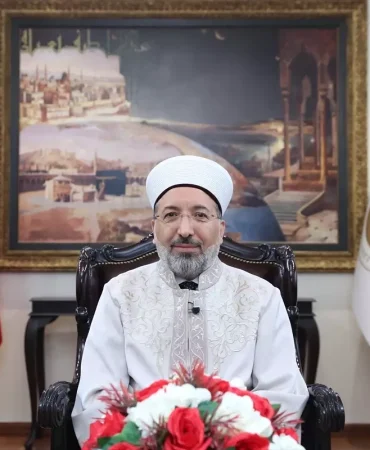 Diyanet-Isleri-Baskani-Arpagus8217tan-Islam-Dunyasina-Birlik-Mesaji-featured