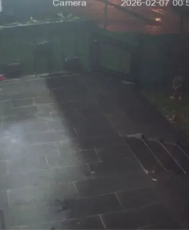 Diyarbakirda-eczaneye-silahli-baskin-O-anlar-kamerada-featured