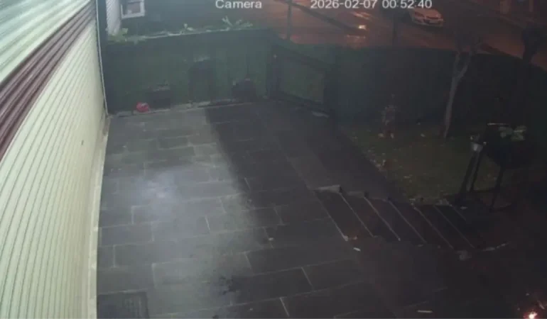 Diyarbakirda-eczaneye-silahli-baskin-O-anlar-kamerada-featured