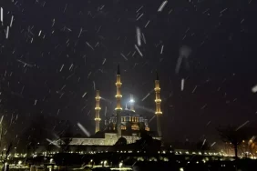 Edirne8217de-Kar-Yagisi-Basladi-Kent-Beyaz-Ortuyle-Tanisiyor-featured