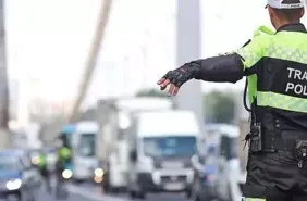 Eskisehir8217de-Otomobil-ATM8217ye-Carpti-2-Yarali-featured