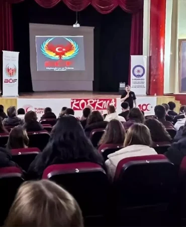 Geliboludaki-Liselilere-Ozel-Egitim-Semineri-Duzenlendi-featured