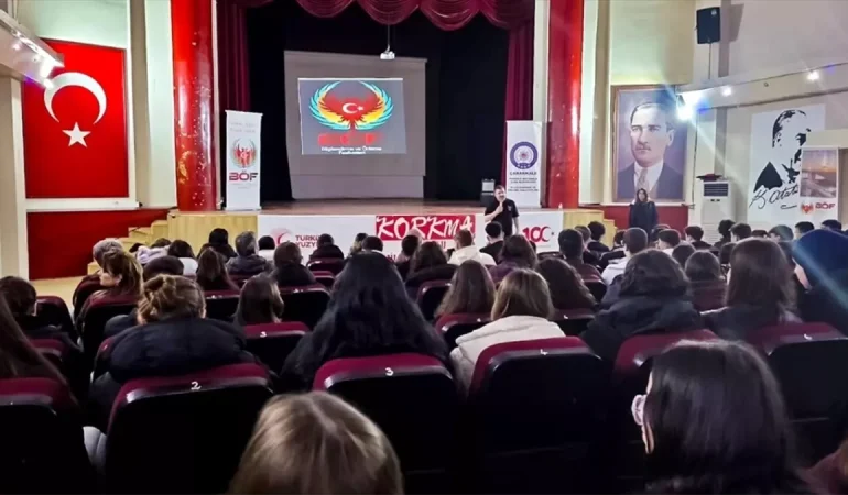 Geliboludaki-Liselilere-Ozel-Egitim-Semineri-Duzenlendi-featured