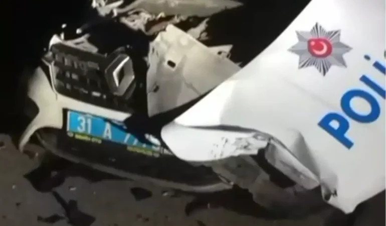 Hatay8217da-Otomobil-Polis-Aracina-Carpti-2-Yarali-featured