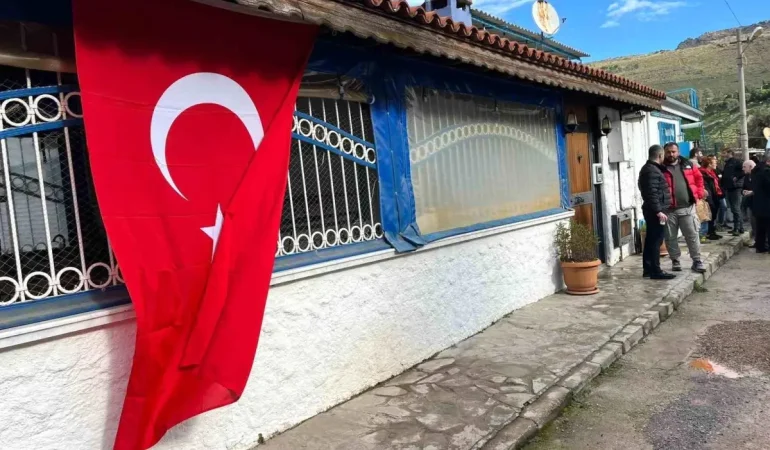 Izmirdeki-Sehit-Pilotun-Evinde-Derin-Yas-featured