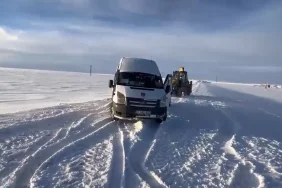 Kars8217ta-Kar-Esaretine-Takilan-Ogrenci-Servisi-Kurtarildi-featured