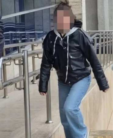 Minibuste-Buldugu-Telefonla-Vurgun-Yapan-Kadina-Adli-Kontrol-featured