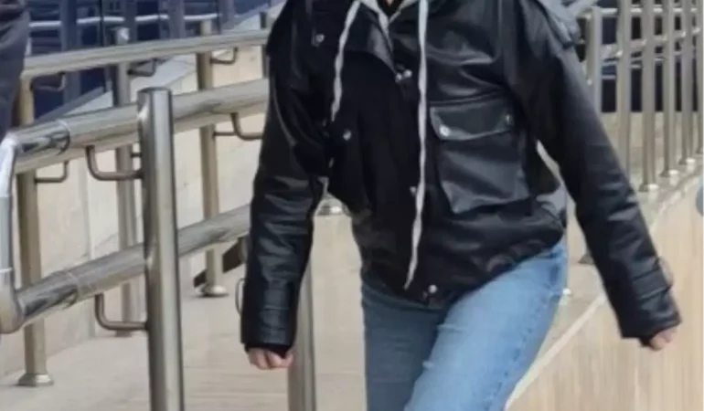 Minibuste-Buldugu-Telefonla-Vurgun-Yapan-Kadina-Adli-Kontrol-featured