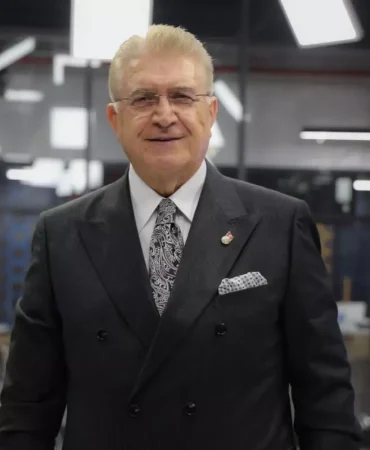 Prof.-Dr.-Mustafa-Aydin-Sigara-Sadece-Iceni-Degil-Toplumu-Zehirliyor-featured