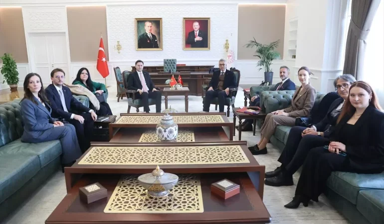 Saglik-Bakani-Memisoglu-Karadagli-Mevkidasiyla-Bir-Araya-Geldi-featured