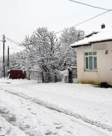 Tekirdagin-Zirveleri-Kar-Yagisiyla-Birlikte-Beyaza-Burundu-featured