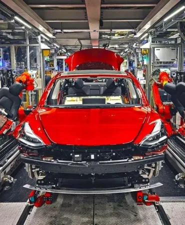 Tesla-Cyberbeast-Fiyatinda-Dev-Indirim-657-Bin-Lira-Dustu-featured