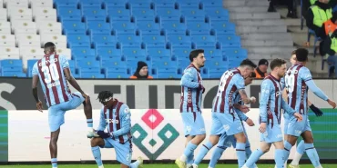 Trabzonspor-Kendi-Evinde-Karagumruk8217u-Devirdi-Zirve-Yarisi-Suruyor-featured