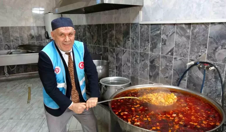 Cemaat-Dayanismasiyla-Her-Gun-1.500-Kisiye-Iftar-Veriliyor-featured