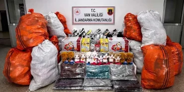 Van8217da-Kacak-Urun-Operasyonu-Gida-ve-Esyalar-Ele-Gecirildi-featured