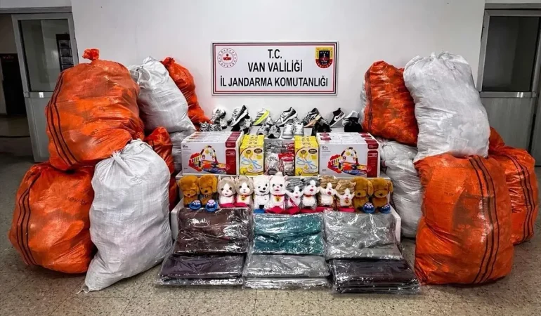 Van8217da-Kacak-Urun-Operasyonu-Gida-ve-Esyalar-Ele-Gecirildi-featured